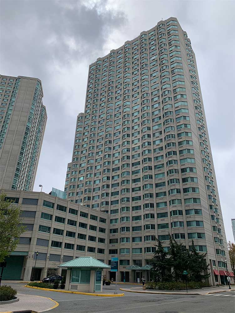 Riverside at Newport Apartments in Jersey City southshore